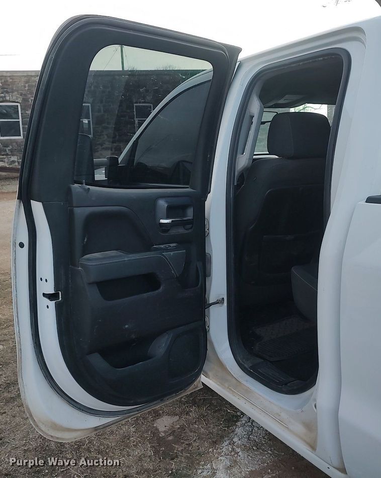 image for item DO3816 2015 Chevrolet Silverado 2500HD  Double Cab pickup truck