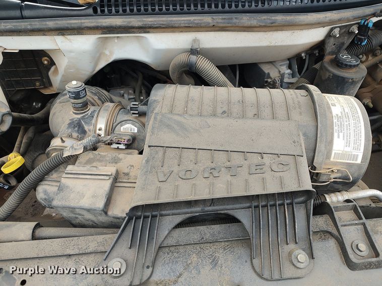 image for item DO3817 2004 Chevrolet Express 2500  van