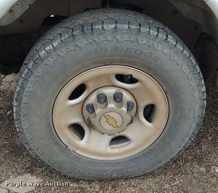 image for item DO3817 2004 Chevrolet Express 2500  van