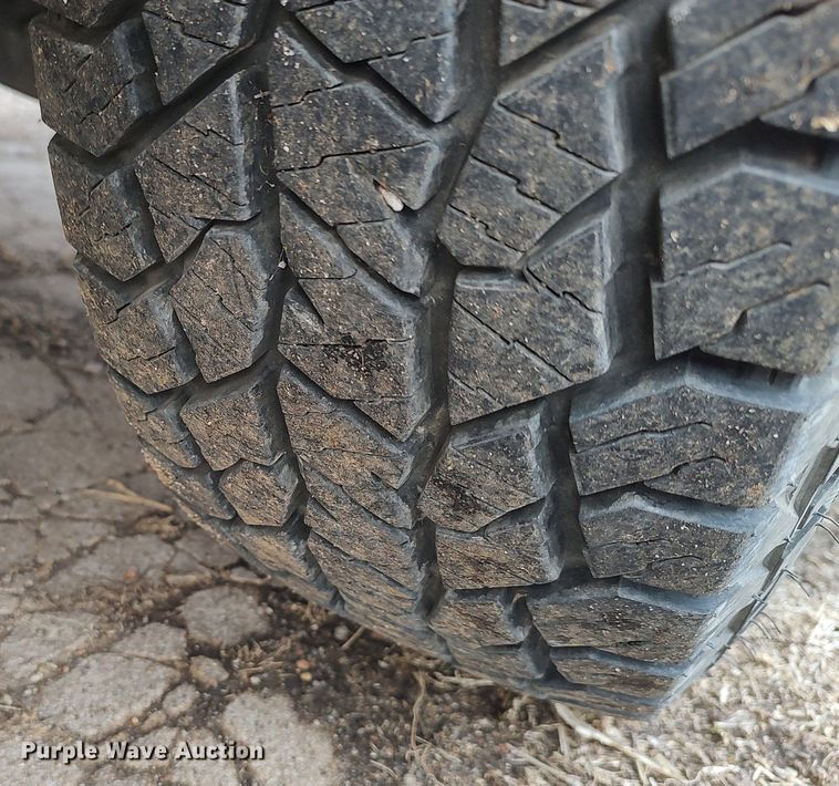 image for item DO3817 2004 Chevrolet Express 2500  van