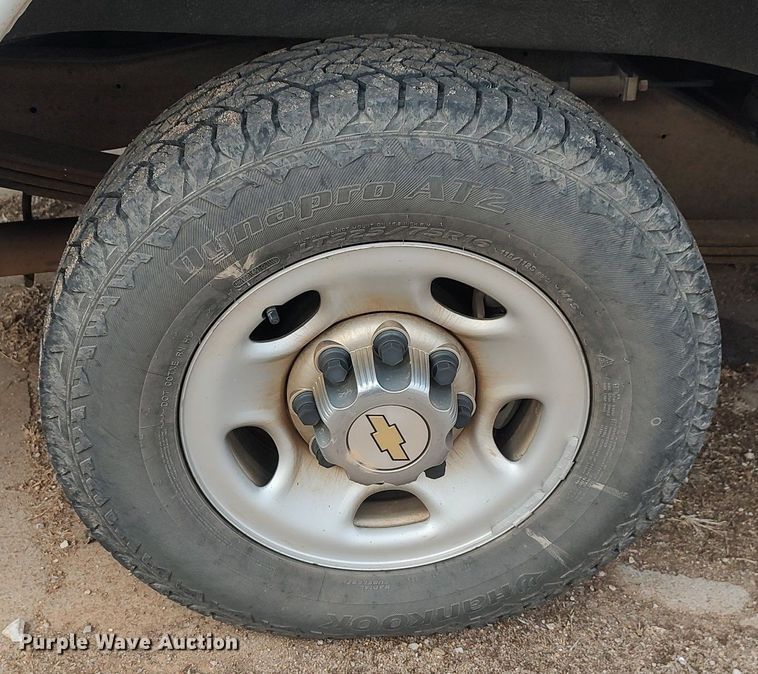 image for item DO3817 2004 Chevrolet Express 2500  van