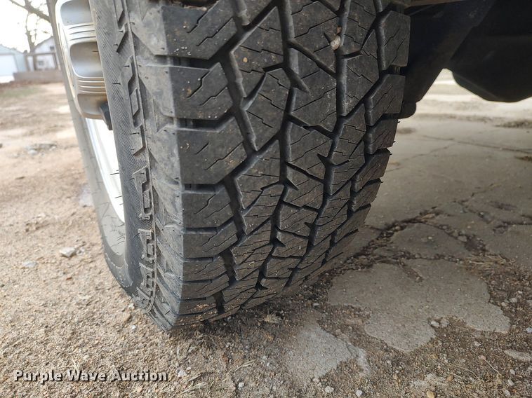 image for item DO3817 2004 Chevrolet Express 2500  van