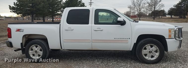 image for item DO3818 2009 Chevrolet Silverado 1500 LTZ  Crew Cab pickup truck