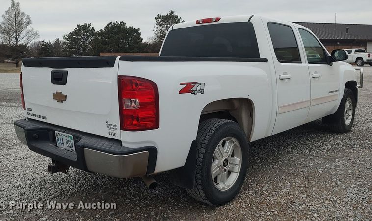 image for item DO3818 2009 Chevrolet Silverado 1500 LTZ  Crew Cab pickup truck