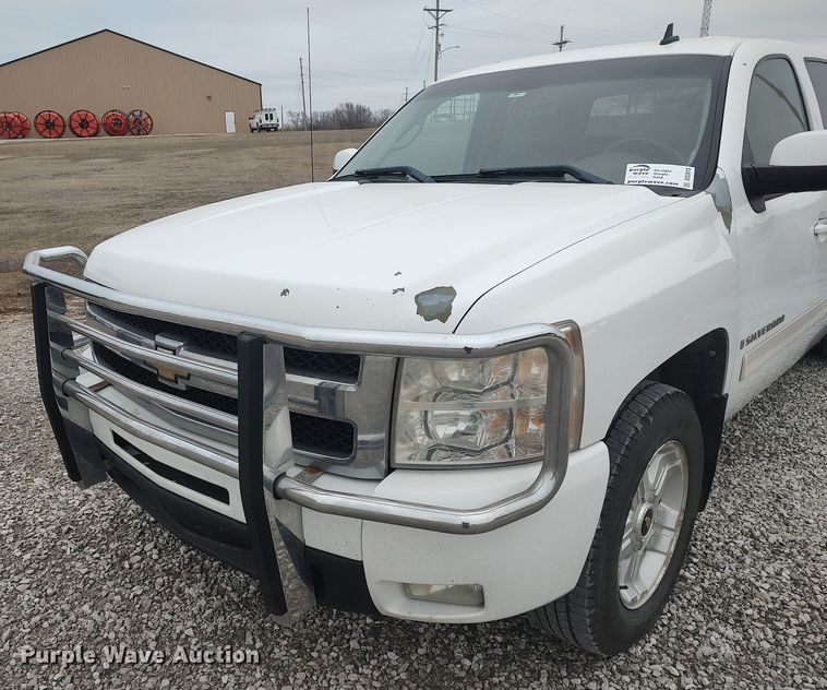 image for item DO3818 2009 Chevrolet Silverado 1500 LTZ  Crew Cab pickup truck