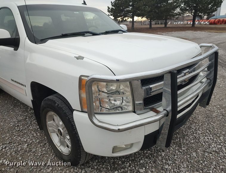 image for item DO3818 2009 Chevrolet Silverado 1500 LTZ  Crew Cab pickup truck