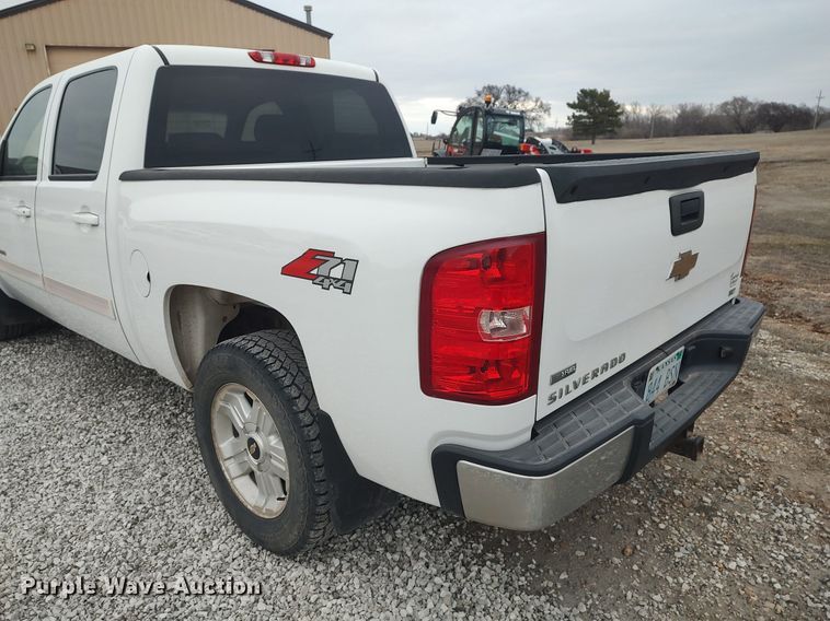 image for item DO3818 2009 Chevrolet Silverado 1500 LTZ  Crew Cab pickup truck