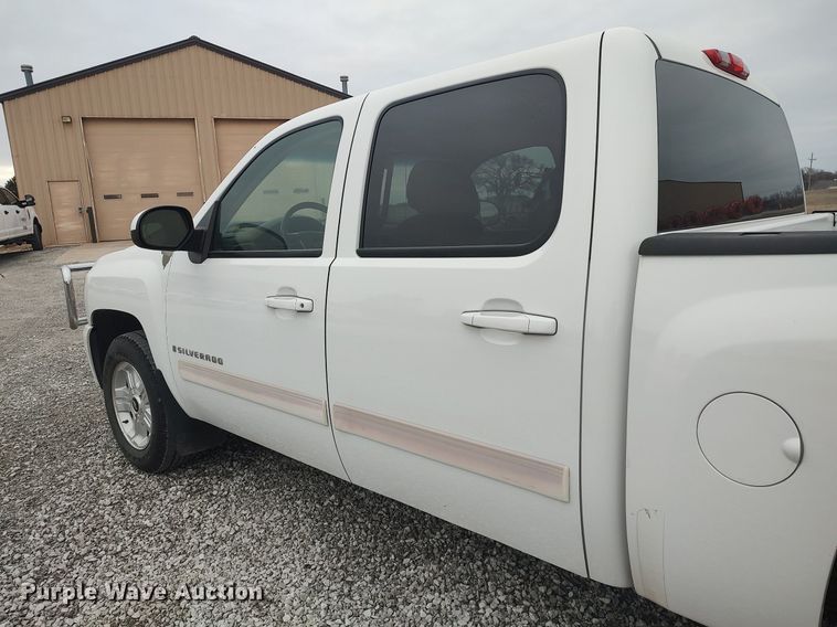 image for item DO3818 2009 Chevrolet Silverado 1500 LTZ  Crew Cab pickup truck
