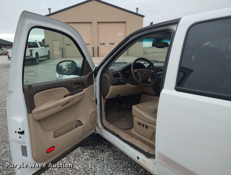 image for item DO3818 2009 Chevrolet Silverado 1500 LTZ  Crew Cab pickup truck