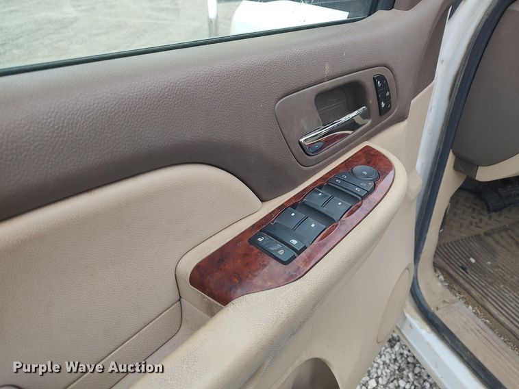 image for item DO3818 2009 Chevrolet Silverado 1500 LTZ  Crew Cab pickup truck