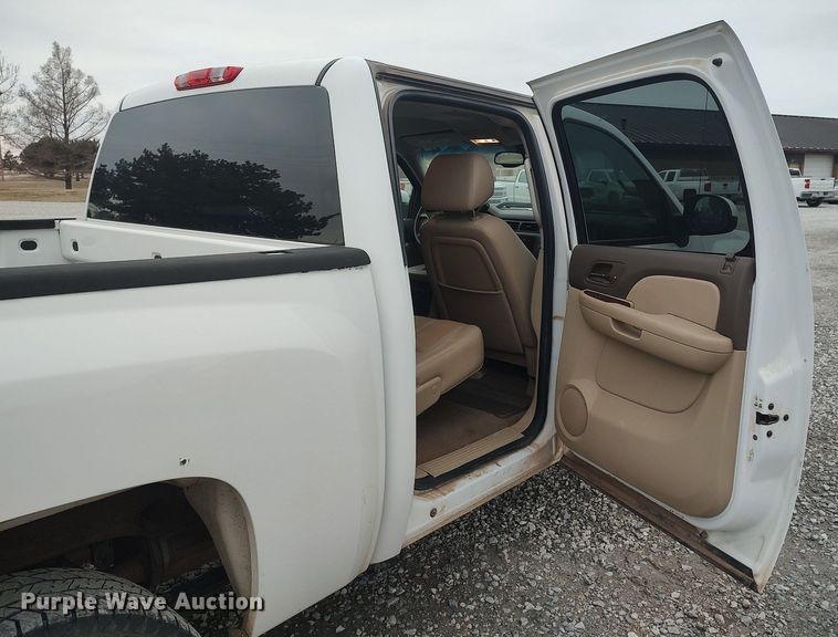 image for item DO3818 2009 Chevrolet Silverado 1500 LTZ  Crew Cab pickup truck