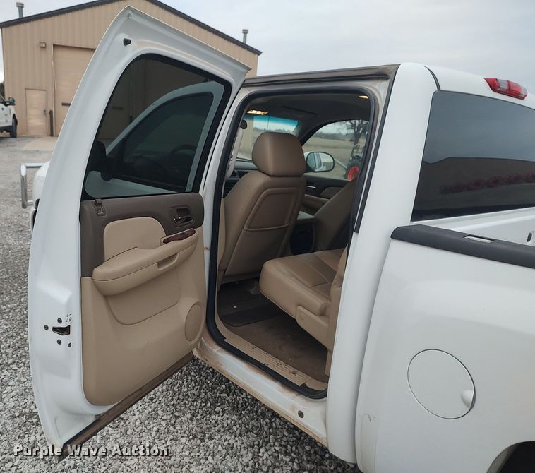 image for item DO3818 2009 Chevrolet Silverado 1500 LTZ  Crew Cab pickup truck