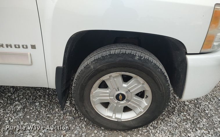 image for item DO3818 2009 Chevrolet Silverado 1500 LTZ  Crew Cab pickup truck