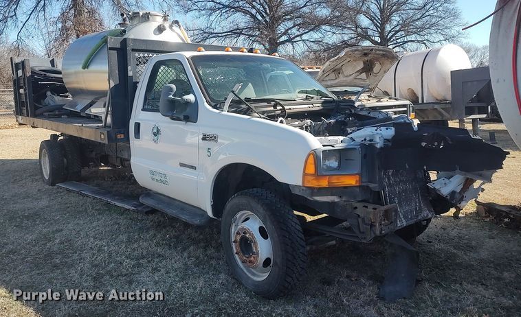 image for item DO3825 1999 Ford F550  flatbed truck