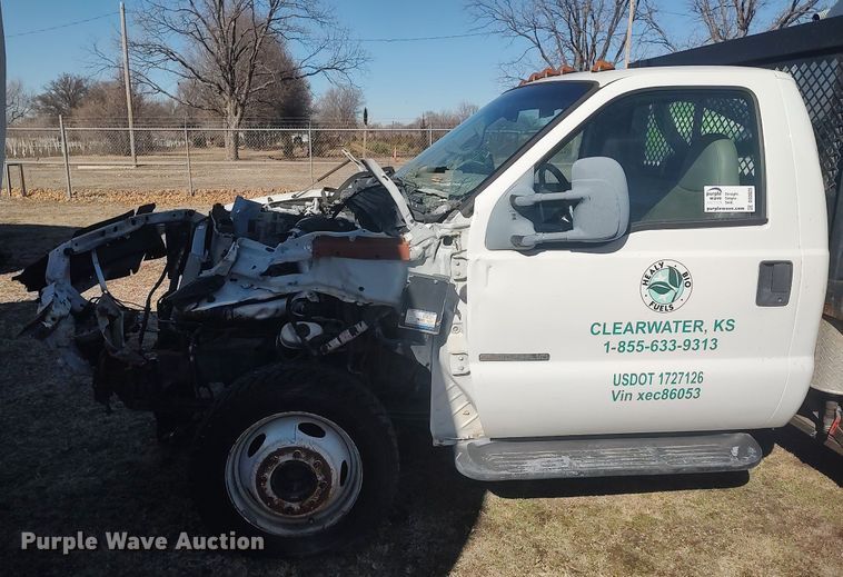 image for item DO3825 1999 Ford F550  flatbed truck