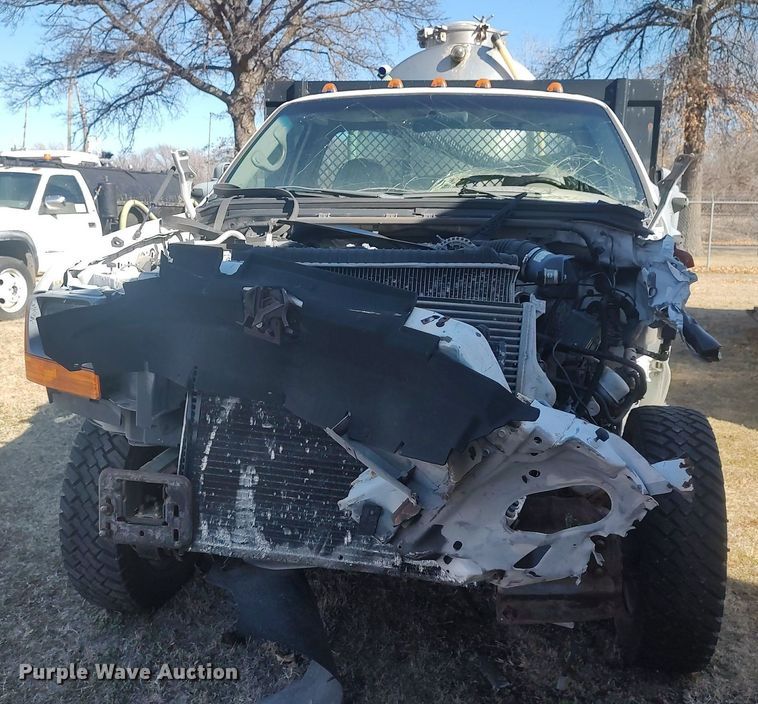 image for item DO3825 1999 Ford F550  flatbed truck