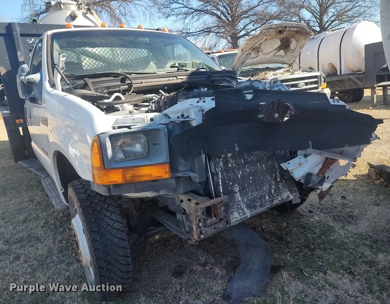 image for item DO3825 1999 Ford F550  flatbed truck