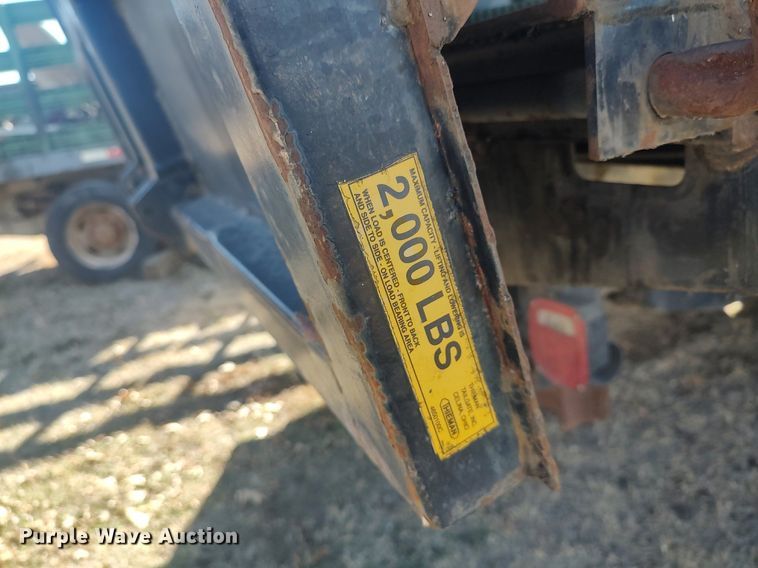 image for item DO3825 1999 Ford F550  flatbed truck