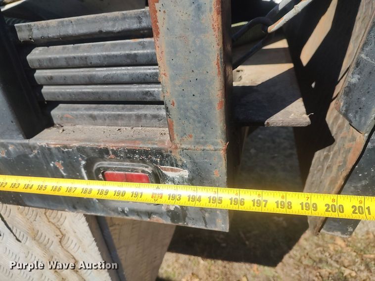 image for item DO3825 1999 Ford F550  flatbed truck