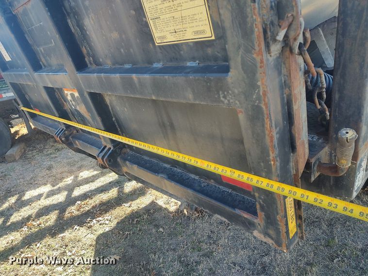 image for item DO3825 1999 Ford F550  flatbed truck