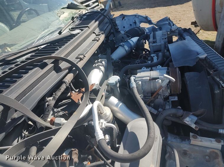 image for item DO3825 1999 Ford F550  flatbed truck