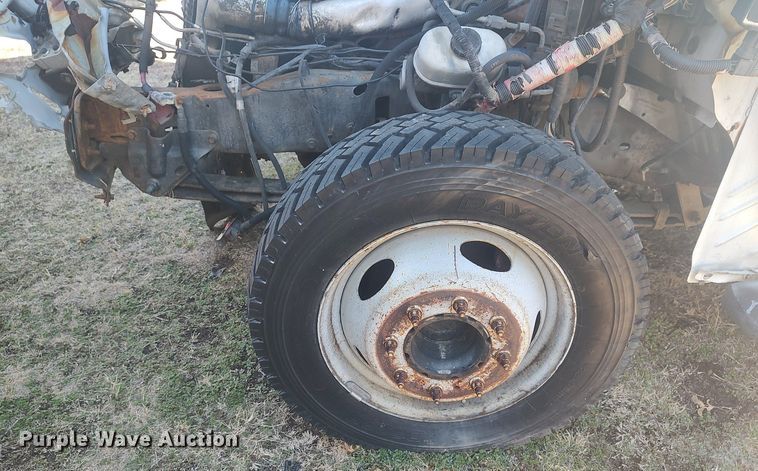 image for item DO3825 1999 Ford F550  flatbed truck