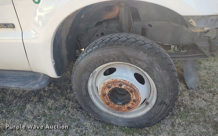 image for item DO3825 1999 Ford F550  flatbed truck