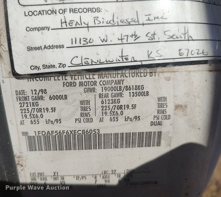 image for item DO3825 1999 Ford F550  flatbed truck