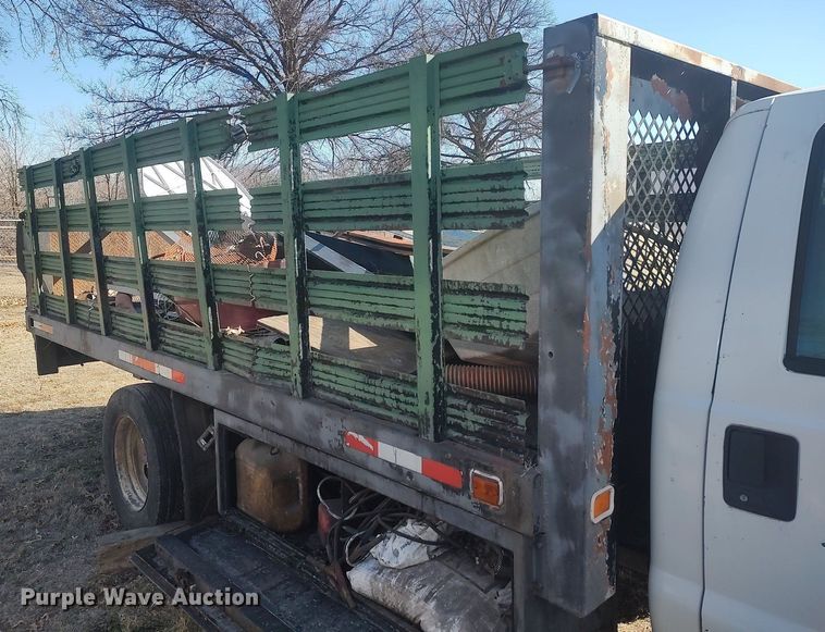 image for item DO3826 2001 Ford F550 Super Duty  flatbed truck