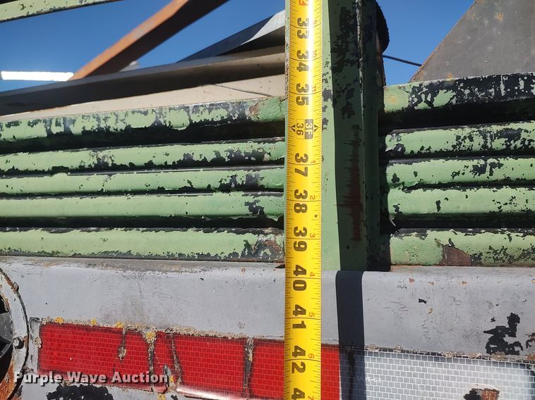 image for item DO3826 2001 Ford F550 Super Duty  flatbed truck