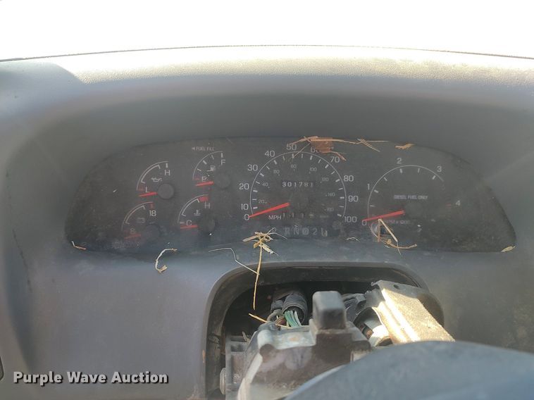 image for item DO3826 2001 Ford F550 Super Duty  flatbed truck