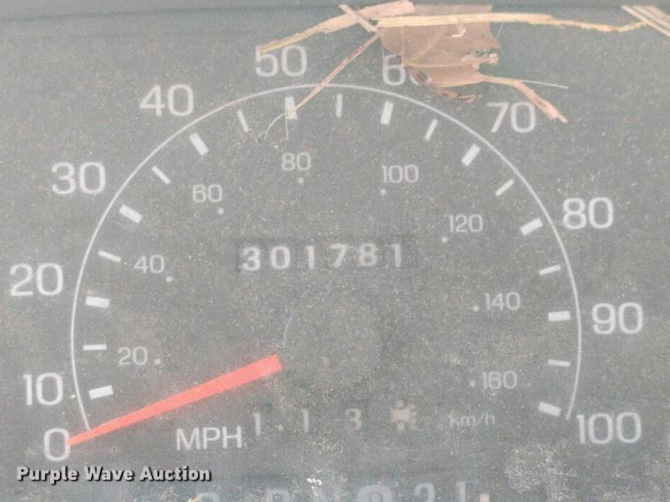 image for item DO3826 2001 Ford F550 Super Duty  flatbed truck