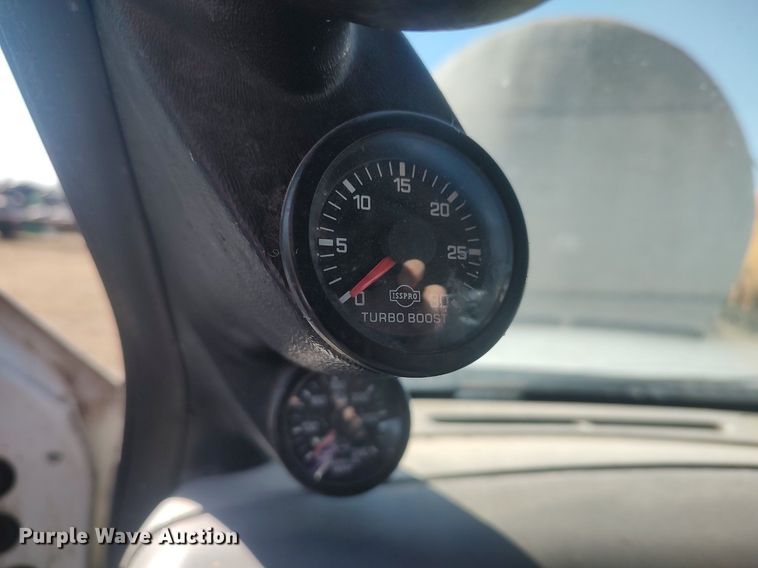 image for item DO3826 2001 Ford F550 Super Duty  flatbed truck