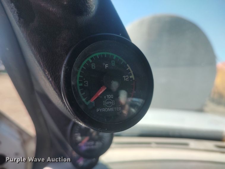 image for item DO3826 2001 Ford F550 Super Duty  flatbed truck