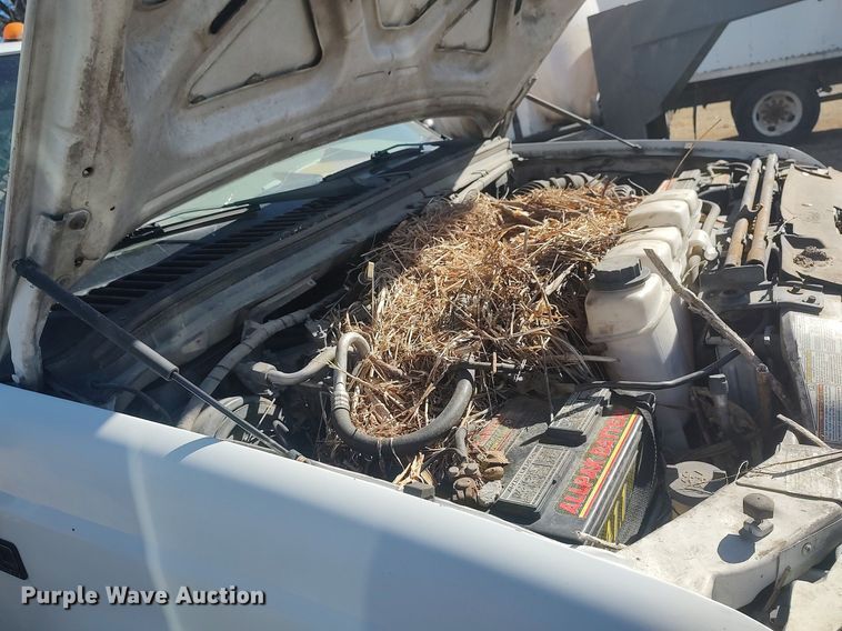 image for item DO3826 2001 Ford F550 Super Duty  flatbed truck