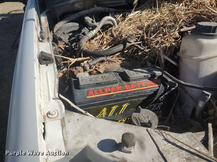 image for item DO3826 2001 Ford F550 Super Duty  flatbed truck