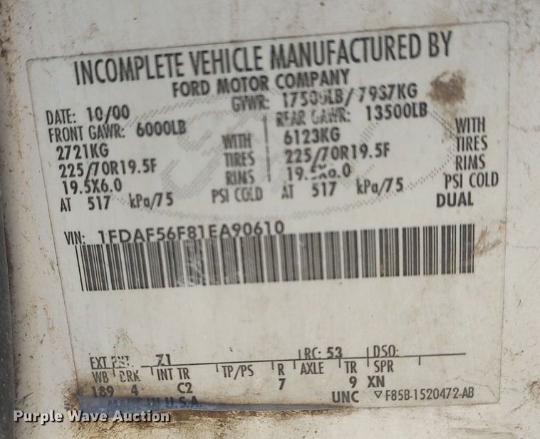 image for item DO3826 2001 Ford F550 Super Duty  flatbed truck