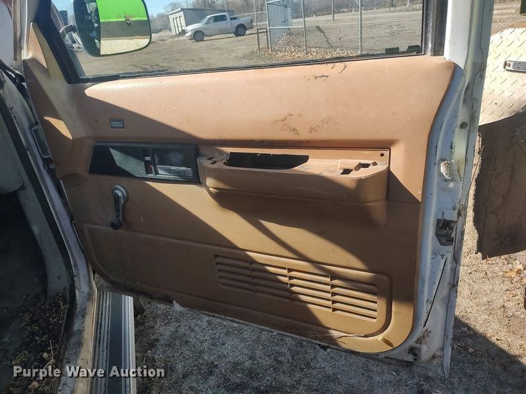 image for item DO3827 1997 Chevrolet 3500HD  tank bed pickup truck