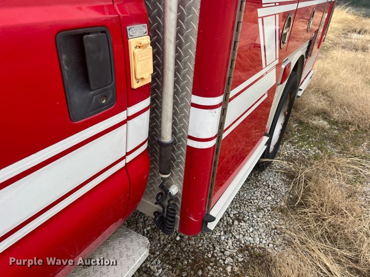 image for item DO8967 2000 Ford F550 Super Duty  brush fire truck