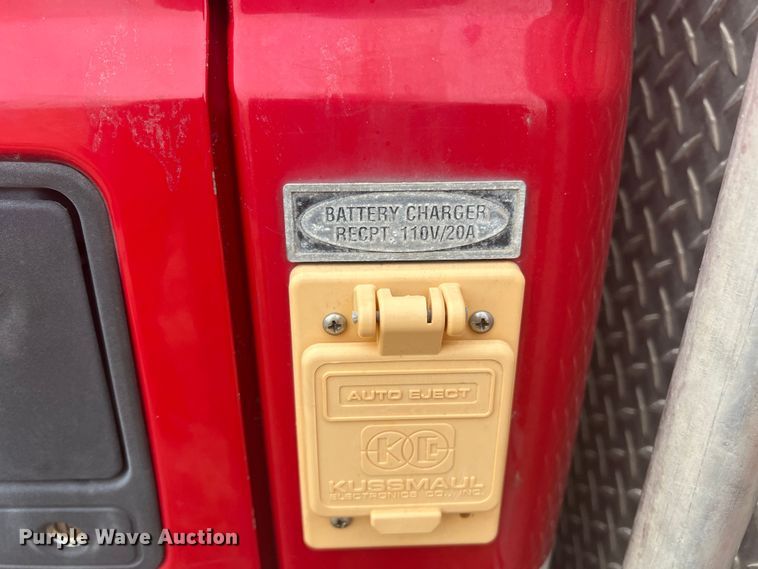 image for item DO8967 2000 Ford F550 Super Duty  brush fire truck