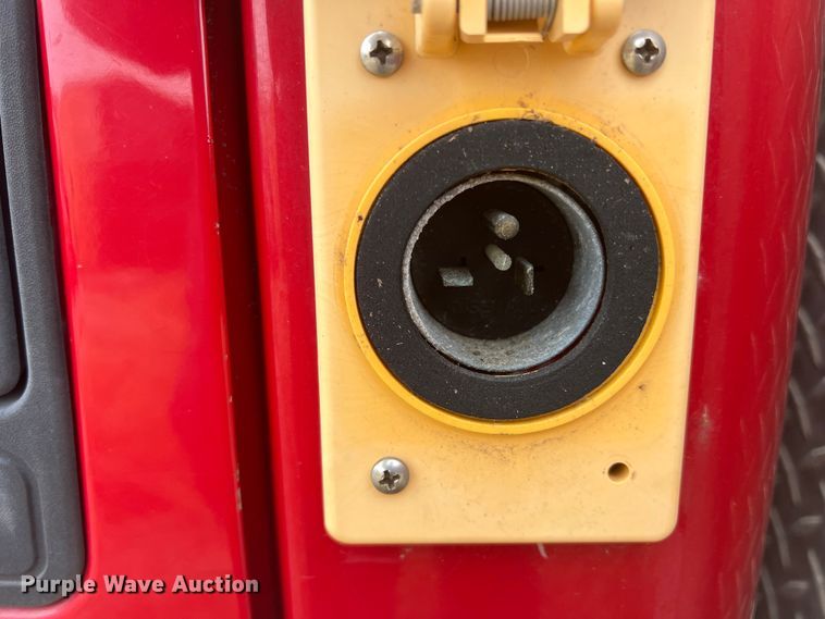 image for item DO8967 2000 Ford F550 Super Duty  brush fire truck