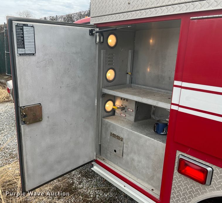 image for item DO8967 2000 Ford F550 Super Duty  brush fire truck