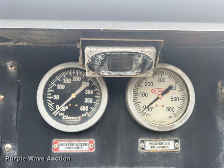 image for item DO8967 2000 Ford F550 Super Duty  brush fire truck