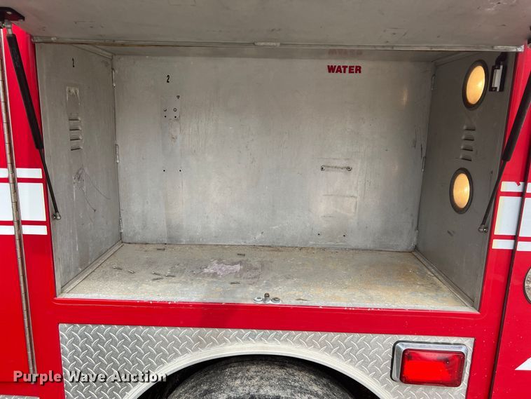 image for item DO8967 2000 Ford F550 Super Duty  brush fire truck