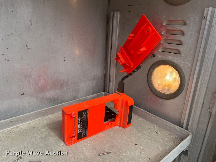 image for item DO8967 2000 Ford F550 Super Duty  brush fire truck