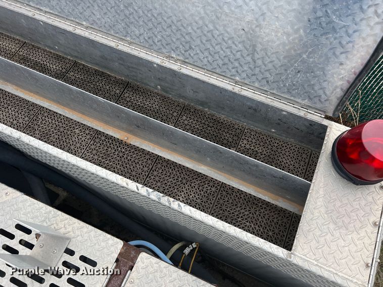 image for item DO8967 2000 Ford F550 Super Duty  brush fire truck