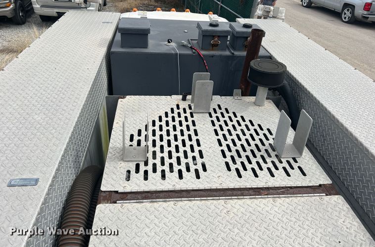 image for item DO8967 2000 Ford F550 Super Duty  brush fire truck