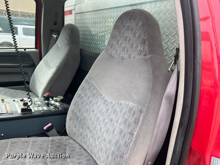 image for item DO8967 2000 Ford F550 Super Duty  brush fire truck