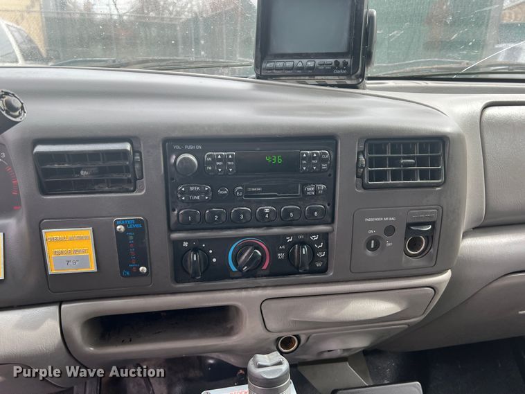 image for item DO8967 2000 Ford F550 Super Duty  brush fire truck