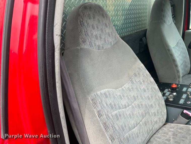 image for item DO8967 2000 Ford F550 Super Duty  brush fire truck